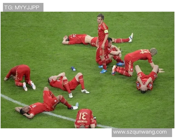 足球明星袜子风格解析揭示他们的时尚选择与运动表现的秘密 足球明星袜子风格解析揭示他们的时尚选择与运动表现的秘密